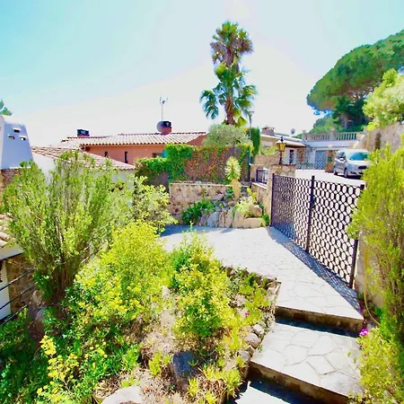 Дом отдыха V&V Lloret- Villa Mediterrania, Preciosa Villa Con Panoramicas Vistas Mar En Zona Muy Tranquila Y Residencial